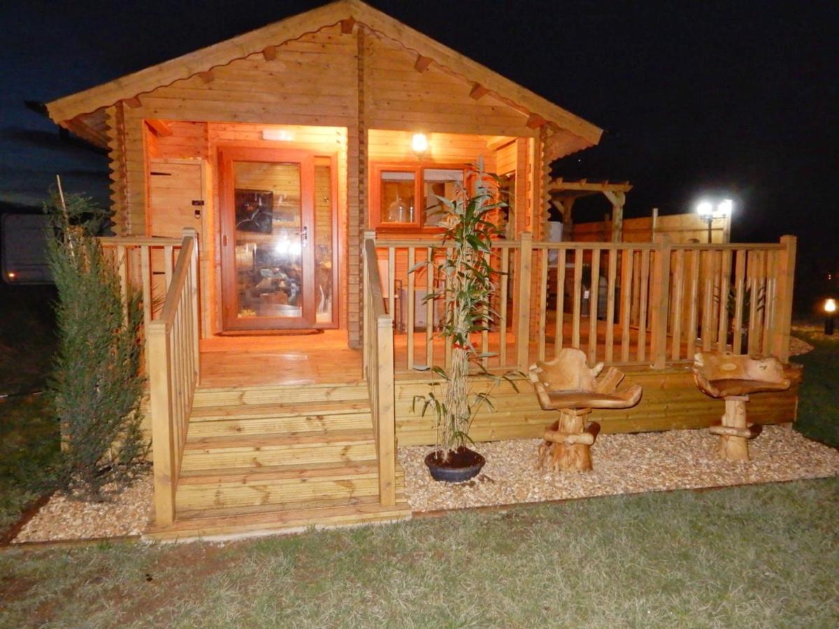 Balmoral Studio Lodge Ellesmere Εξωτερικό φωτογραφία
